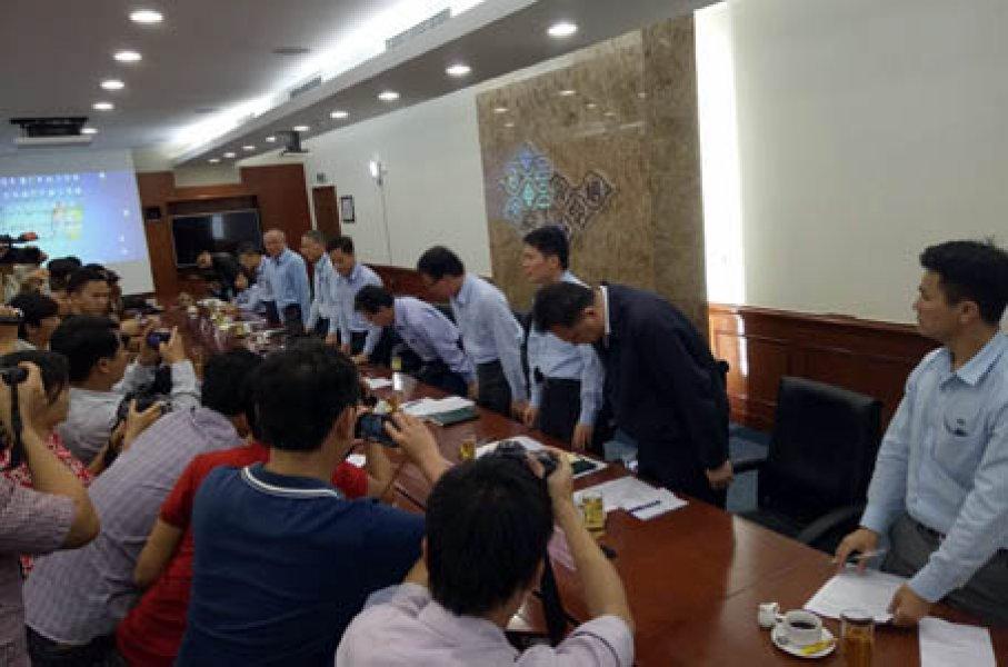 Lãnh đạo Formosa cúi đầu xin lỗi sau phát ngôn gây sốc về thảm trạng cá chết