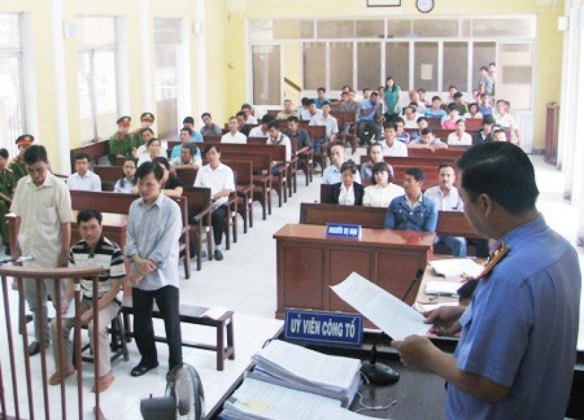 Phiên tòa “Dùng nhục hình”: VKS đề nghị cao nhất 36 tháng tù